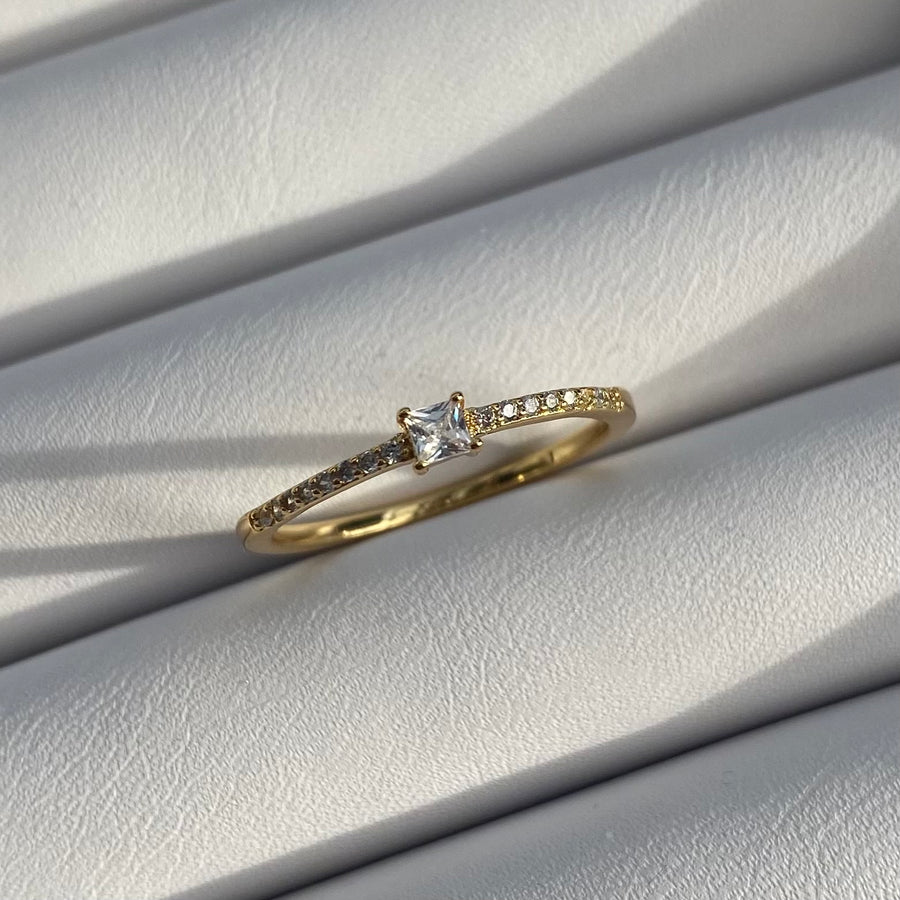 Dainty Solitaire Ring