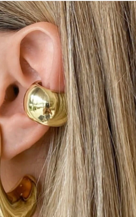 Bold earcuff